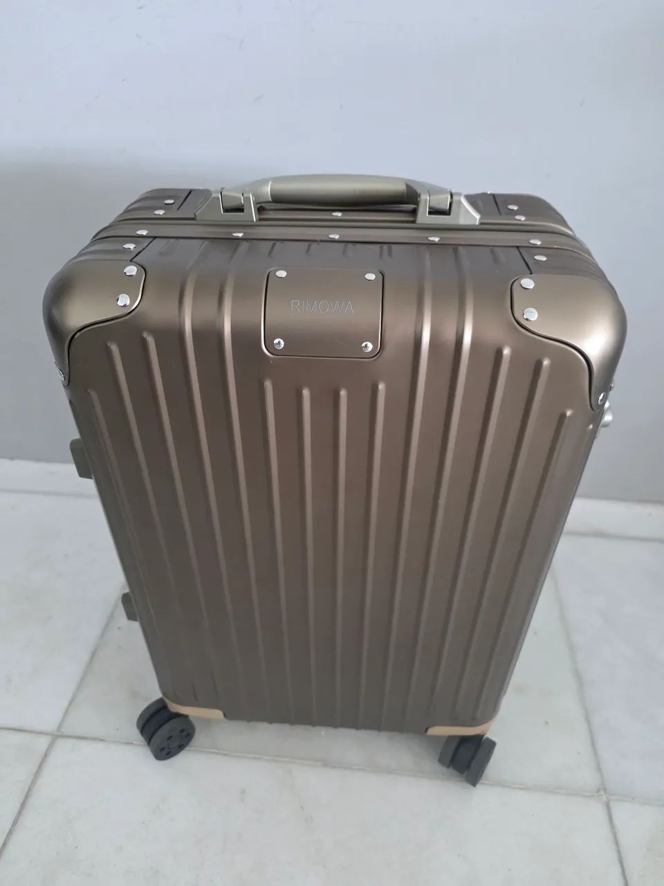 Rimowa Cabin alumínio