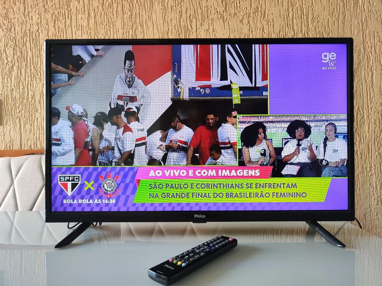 Tv 32 polegadas LED Philco sem detalhes não é smart 