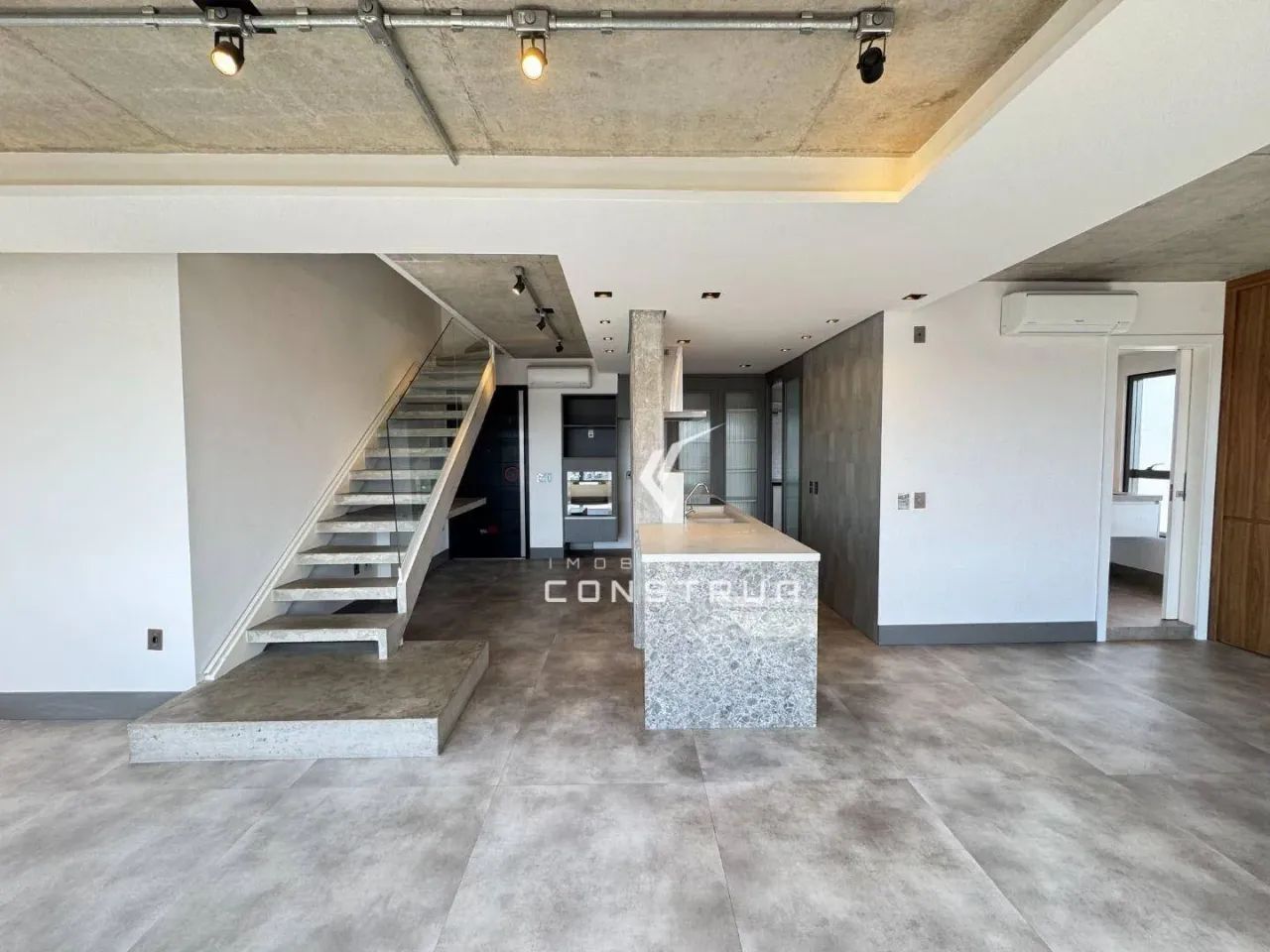 COBERTURA À VENDA NO CONDOMÍNIO EDIFÍCIO MAXHAUS NO CAMBUÍ - Foto 2