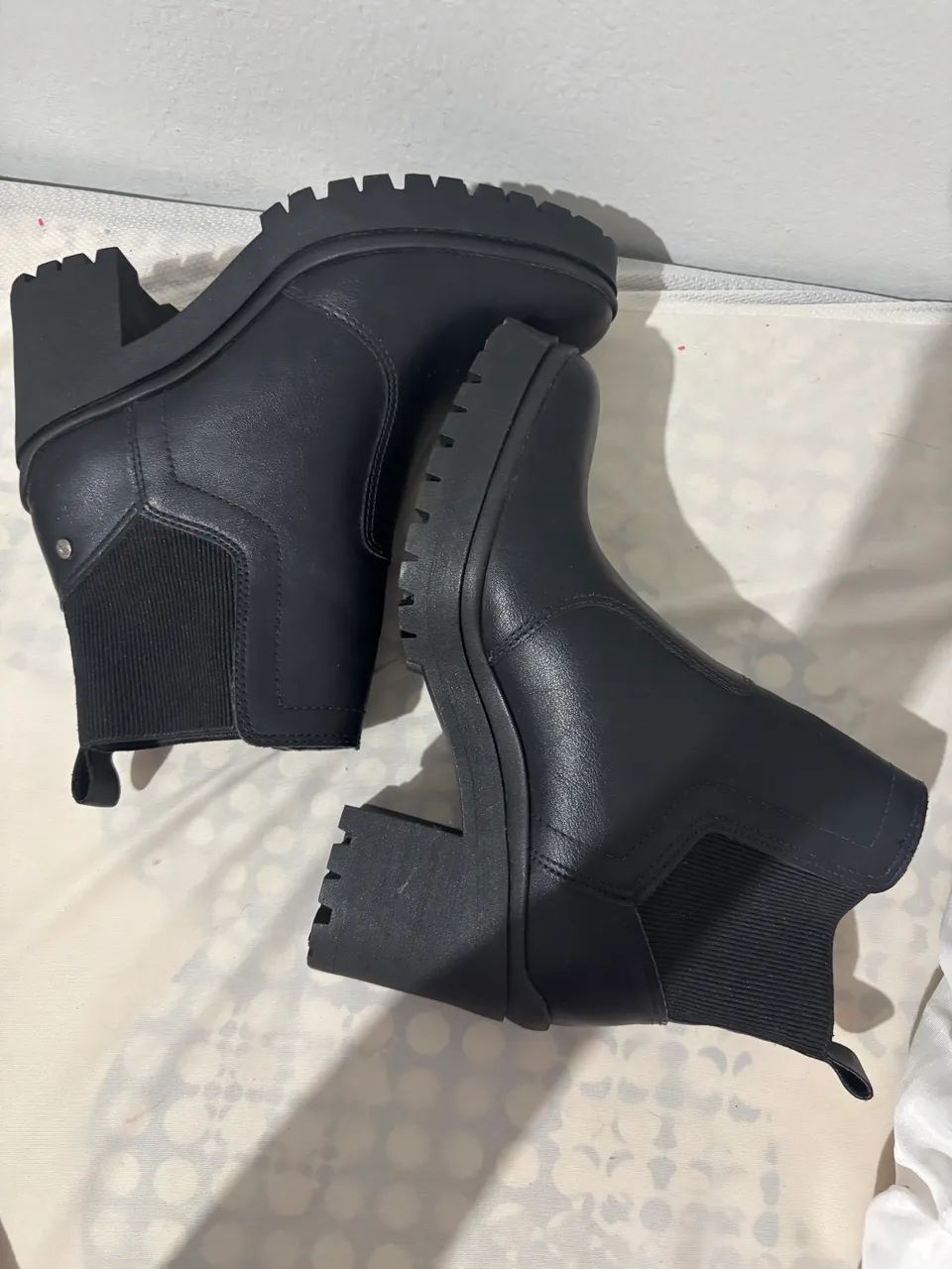 Bota preta de salto em ótimo estado ! Por 59,99 - Foto 3