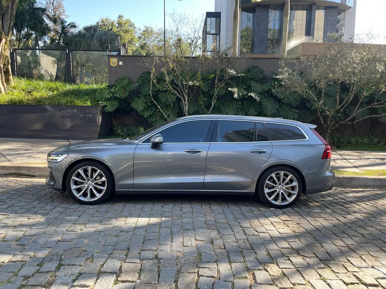 Volvo V60 V60 T-5 MOMENTUM 2.0 5p 2020