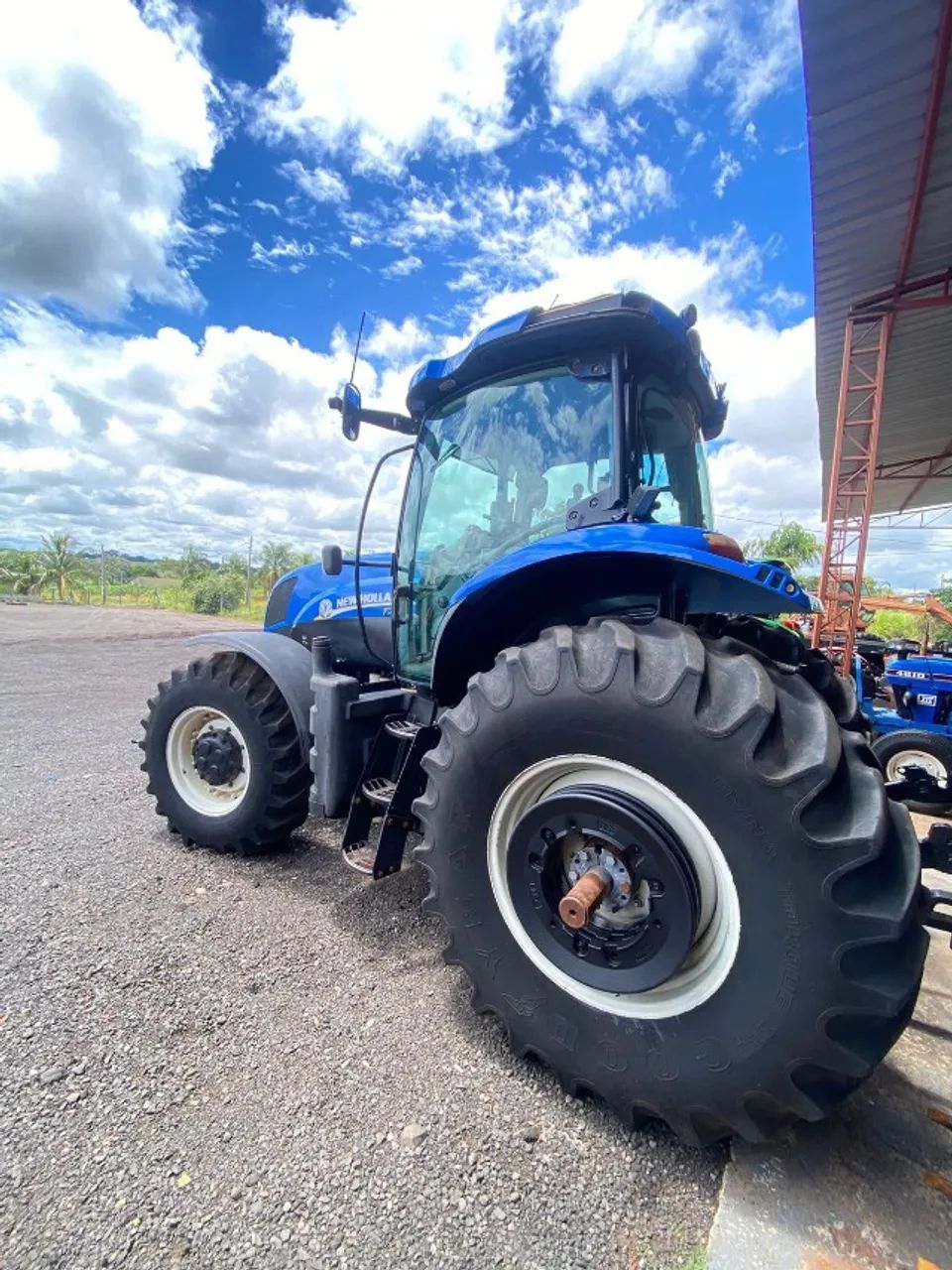 Vende-se Trator de Pneu New Holland T7 175 ano: 2018 - Foto 4