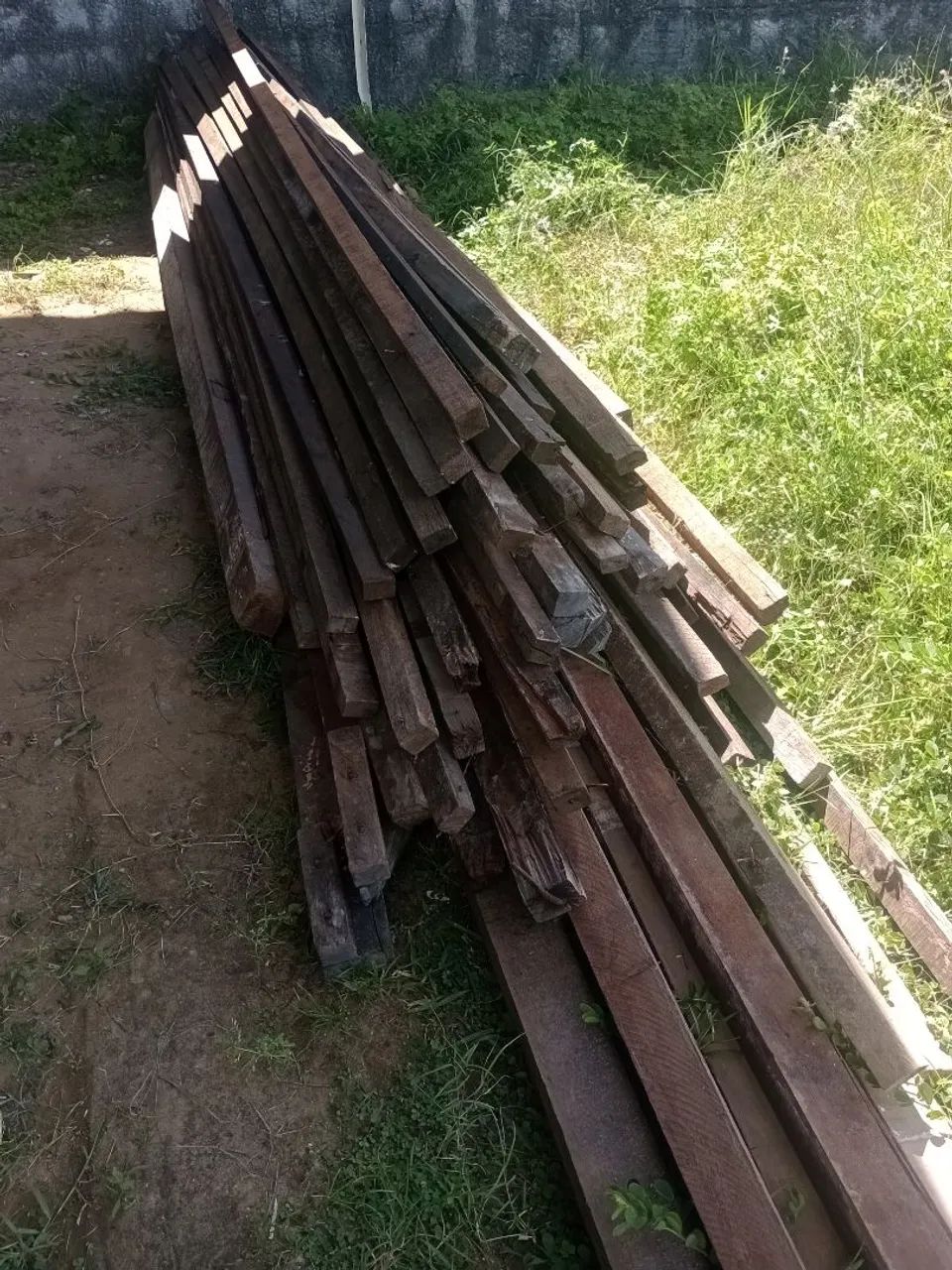 Madeiramento Massaranduba linhas caibro e algumas ripas  - Foto 2