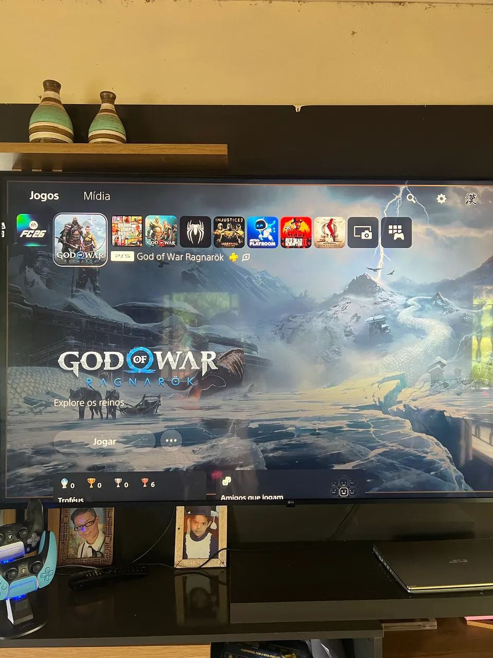 Vendo ps5 digital!! Vai com dois controles novos. E sete jogos também ! 2 meses de uso  - Foto 4