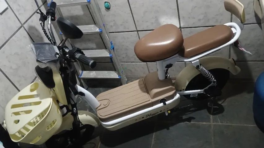 Scooter elétrica semi nova  - Foto 2