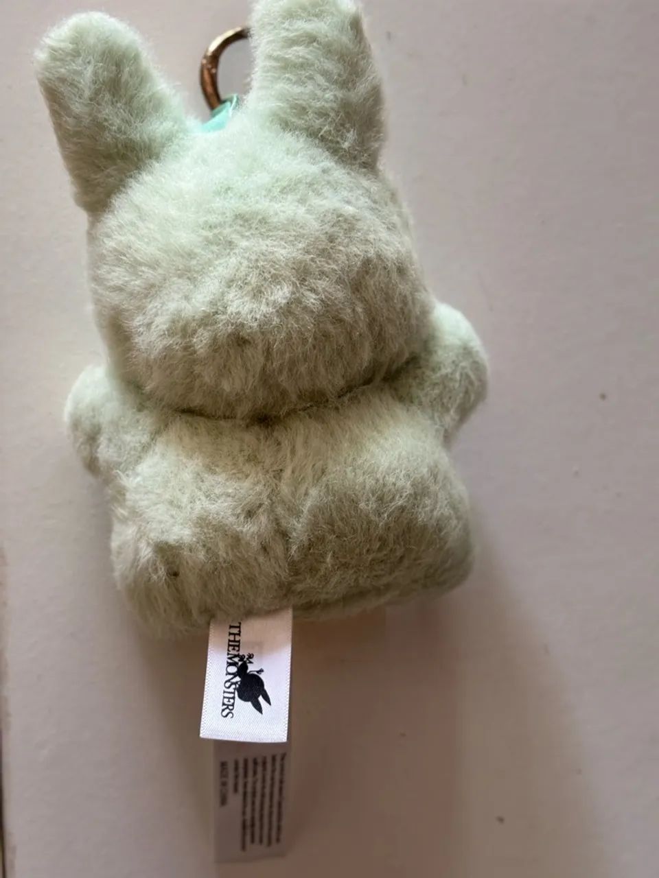 Chaveiro Pelúcia Monstro Labubu Green Pop Mart Original  - Foto 4