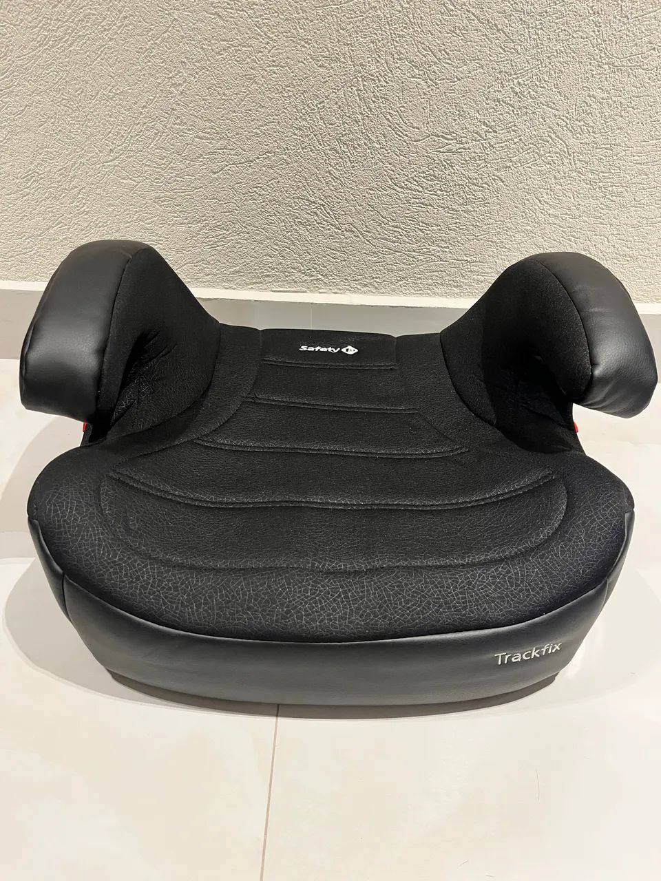 ASSENTO DE ELEVAÇÃO SAFETY 1ST TRACKFIX - PRETO | ISOFIX 