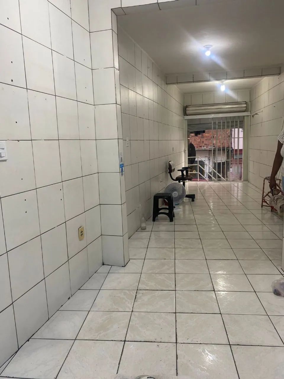 Vende se um ponto comercial 