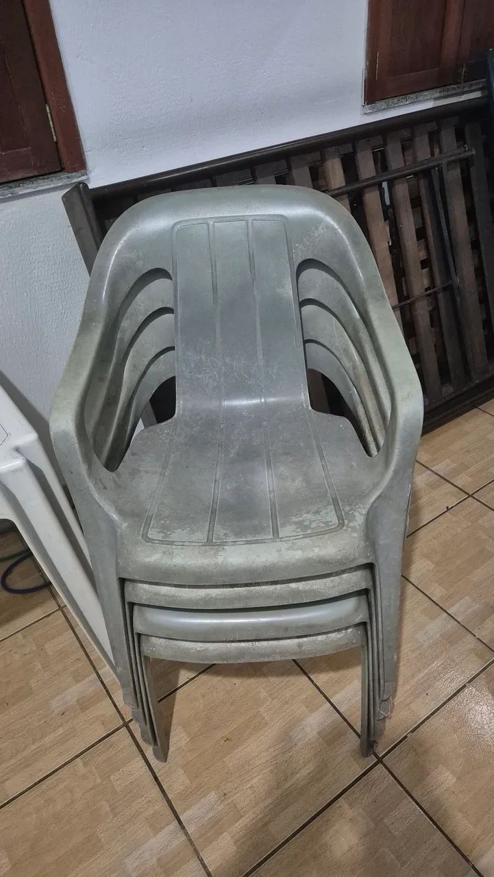 Jogo de mesa com 4 cadeiras  - Foto 2