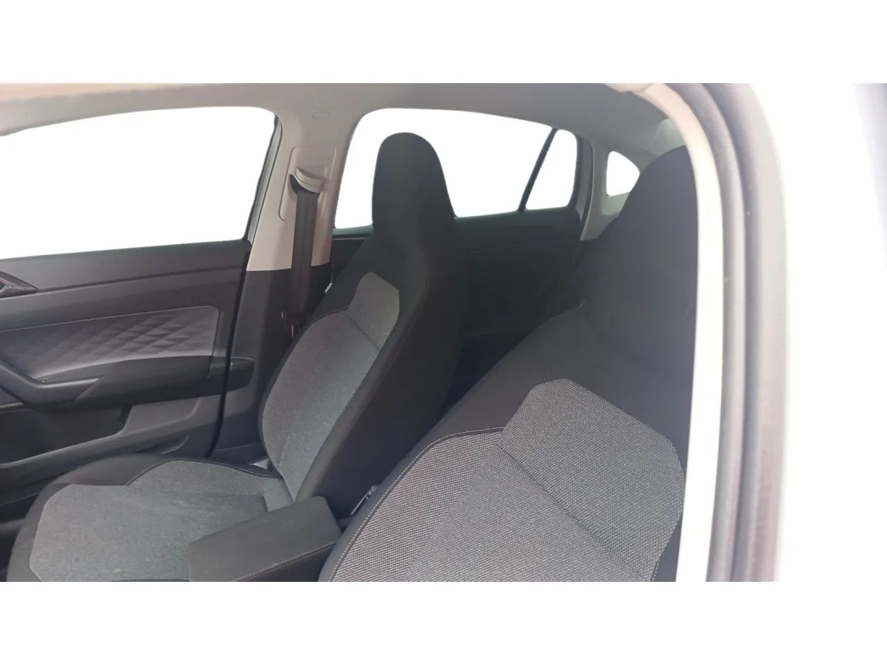 Volkswagen Virtus TSI 1.0 Flex 12V 4p Aut., foto 12 de 16