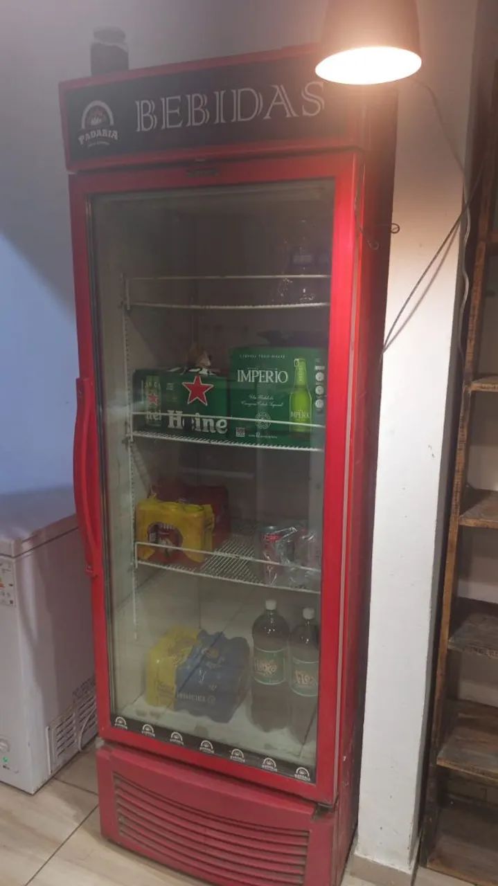 Geladeira expositora 