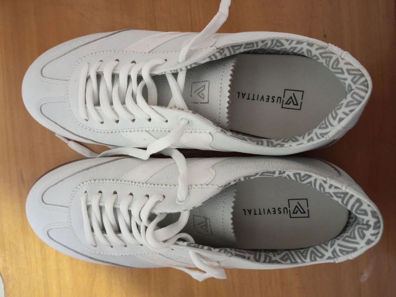 Tênis feminino couro NOVO