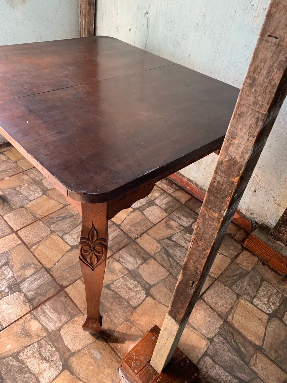 Venda de mesa com 6 cadeiras em madeira antiga 