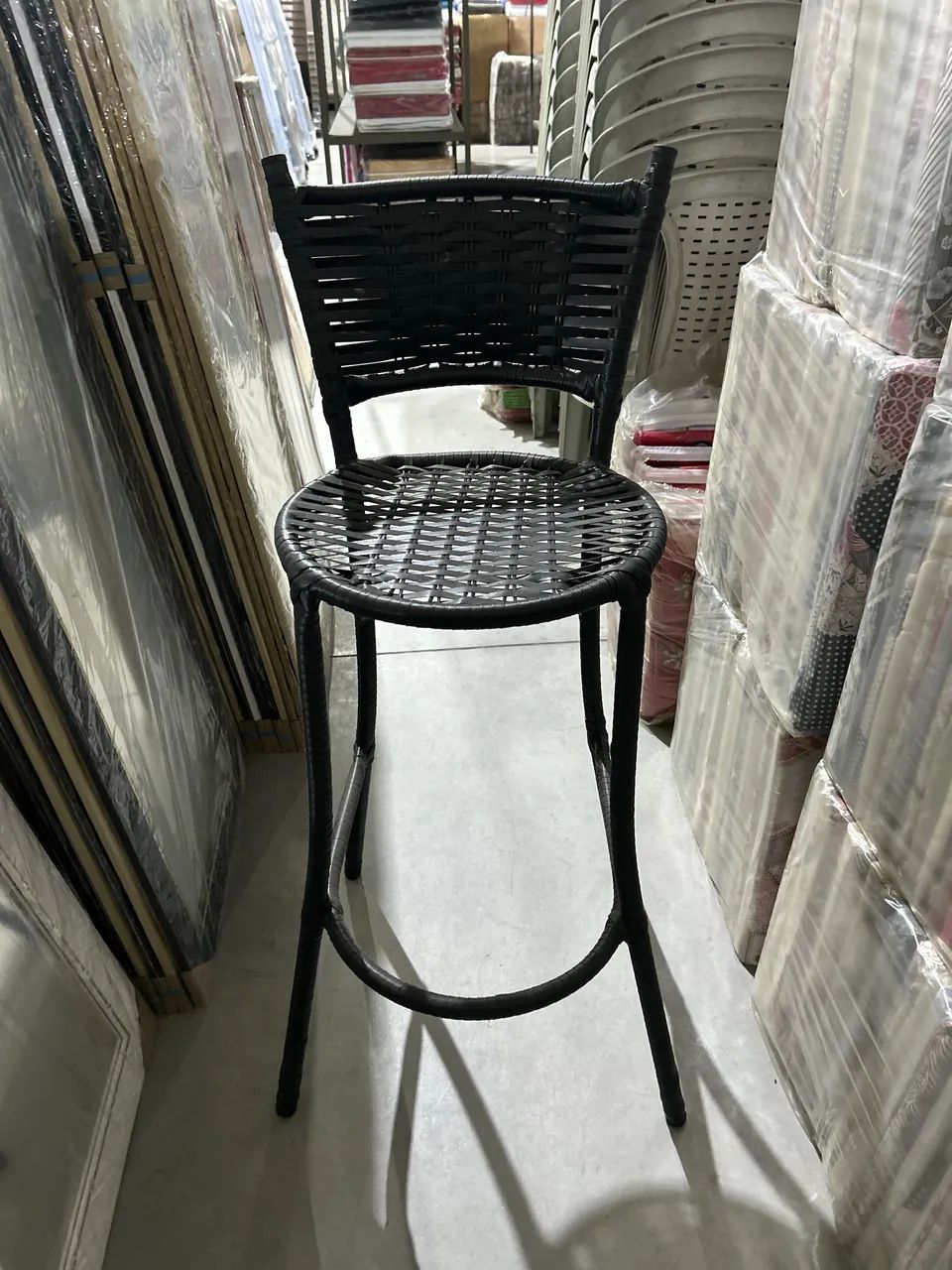 Banqueta alta de fibra 