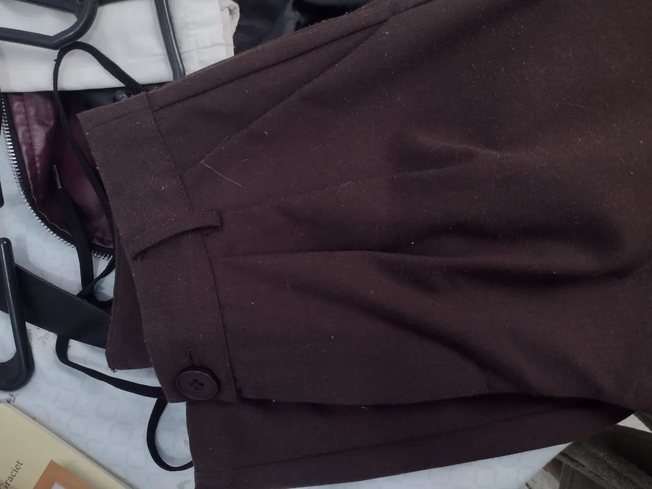 Calça marrom de alfaiataria 