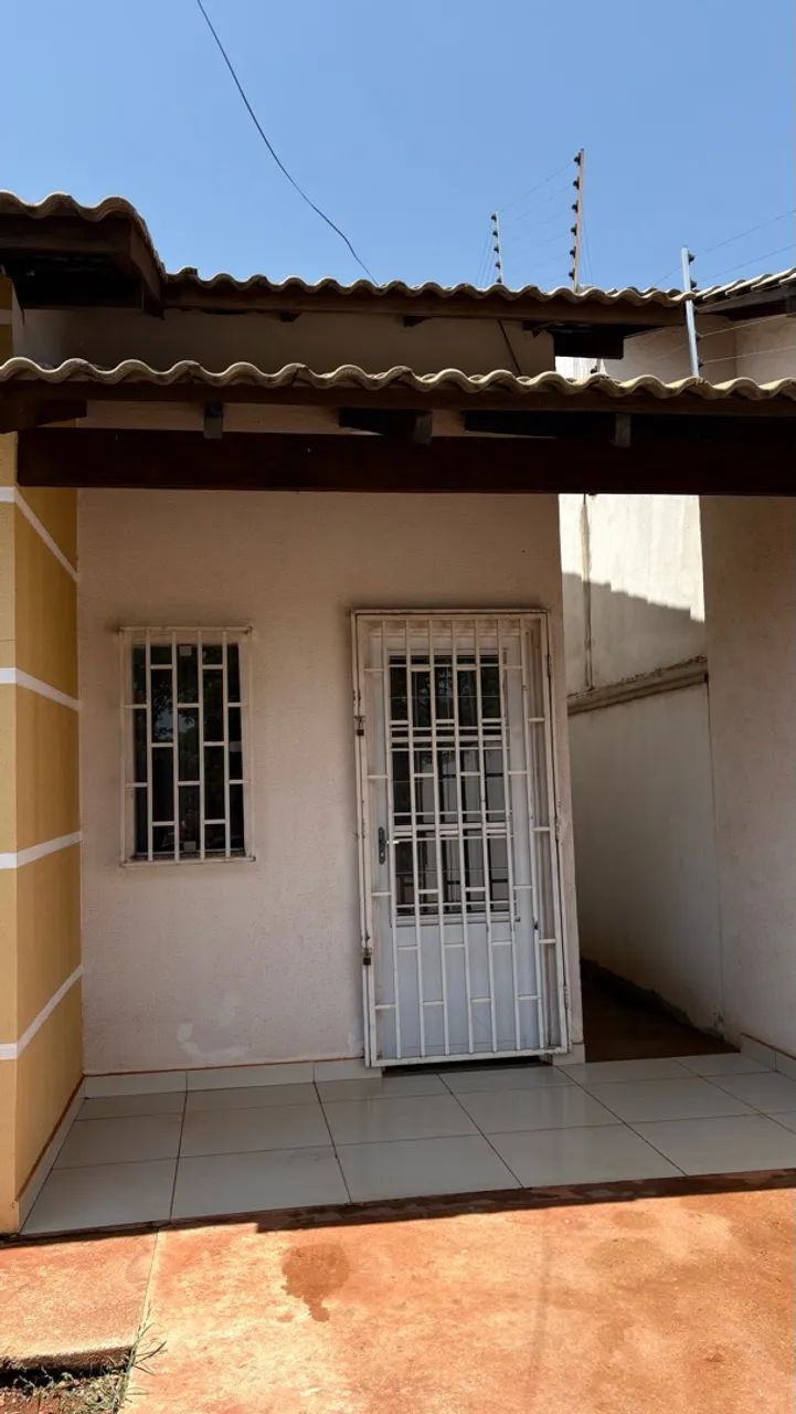 Aluga-se casa em Várzea Grande 