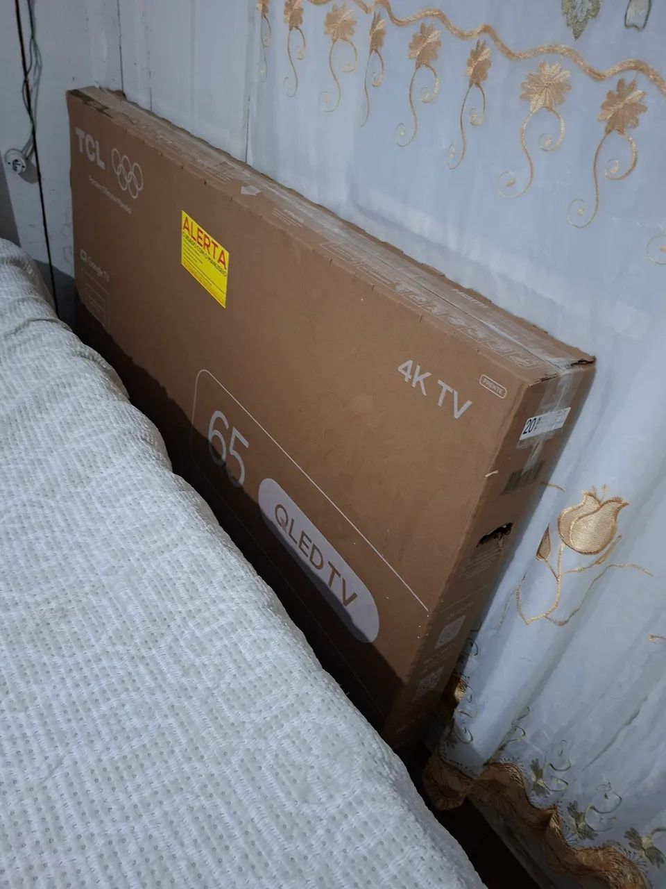 Tv 65 polegadas na caixa nova qled 