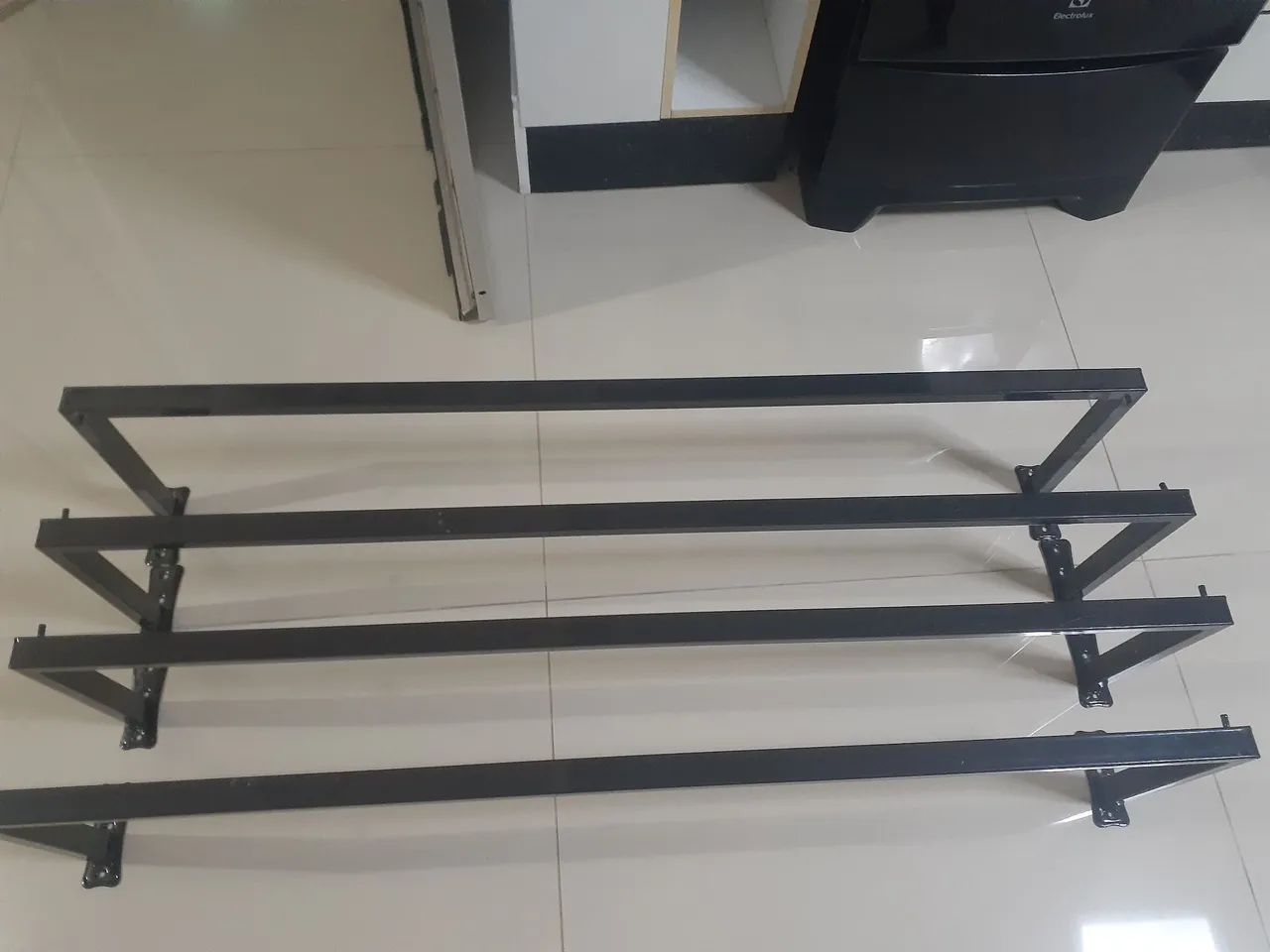 Cabideiro com 4 para parede para lojas ou closet 