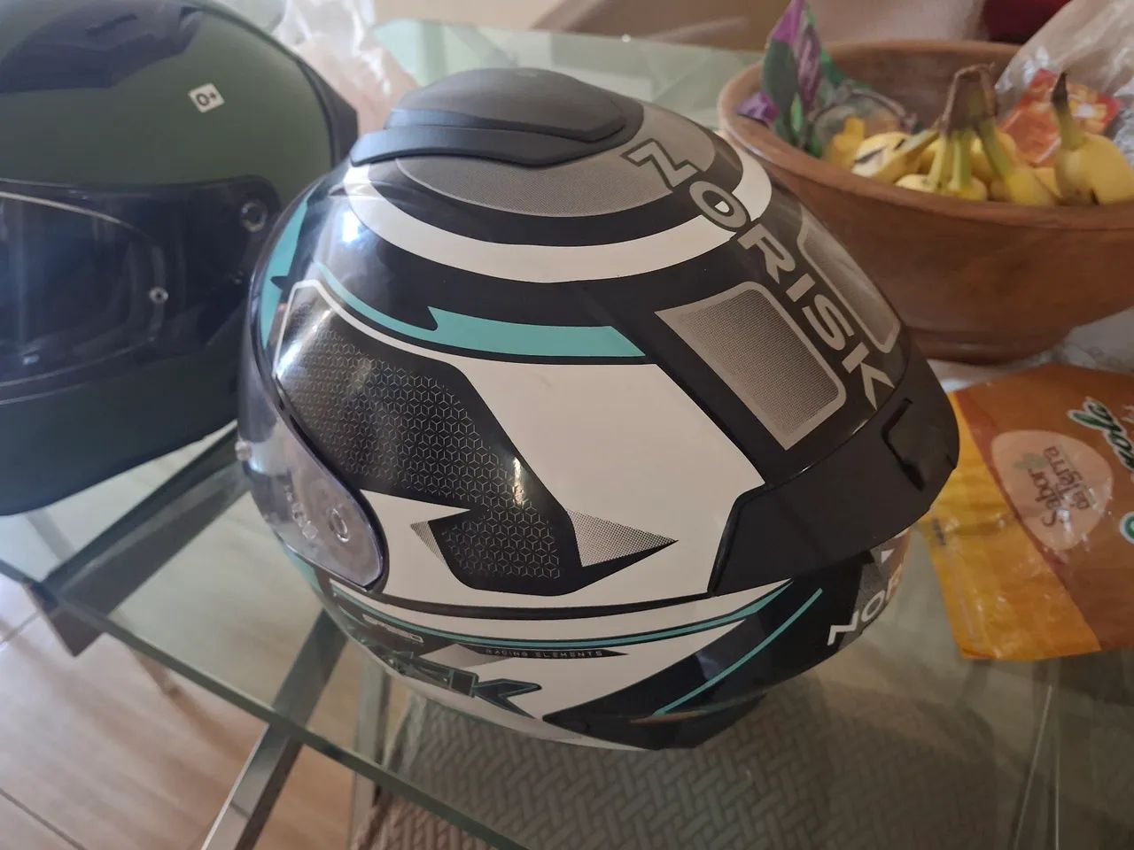 Vendo 2 capacetes novos