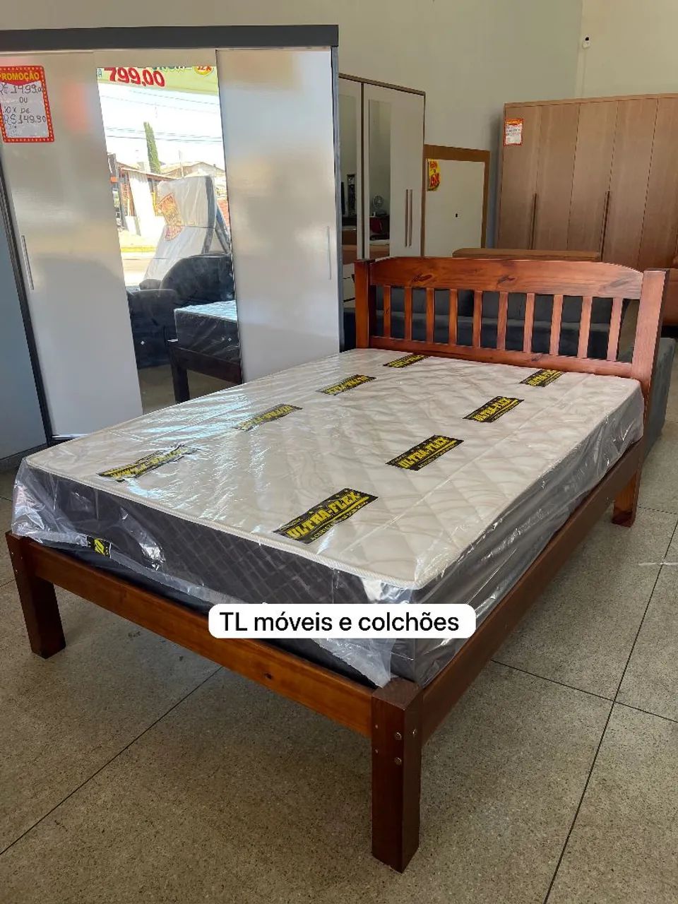 Cama de madeira maciça casal