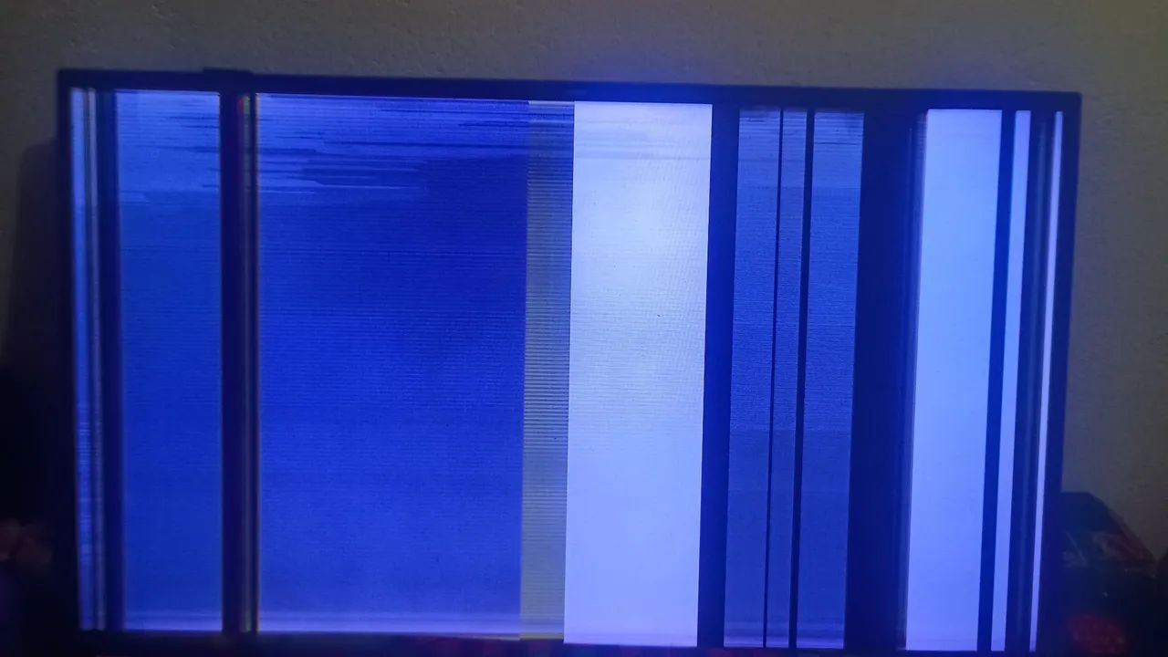 Tv Philips 43 polegadas com todas as placas originais com defeito  - Foto 4