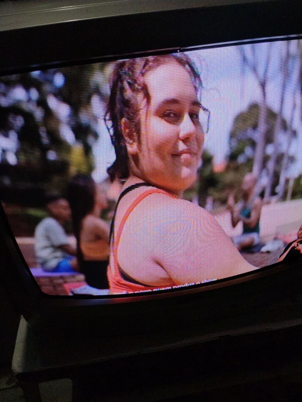 Televisão SEMP TOXIBA COM CONTROLE DE TUBO FUNCIONANDO 