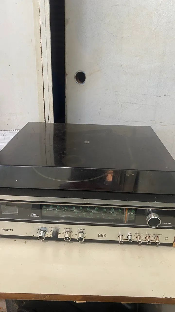 Vendo vitrola antiga com discos - Foto 4