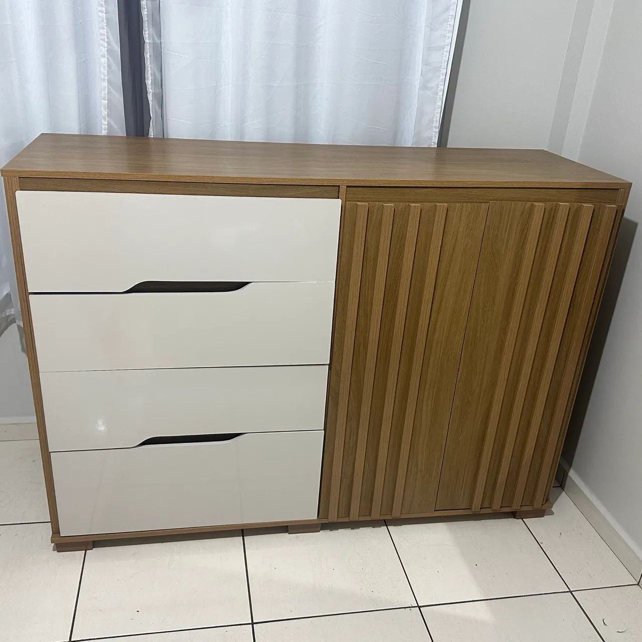 VENDO CÔMODA 