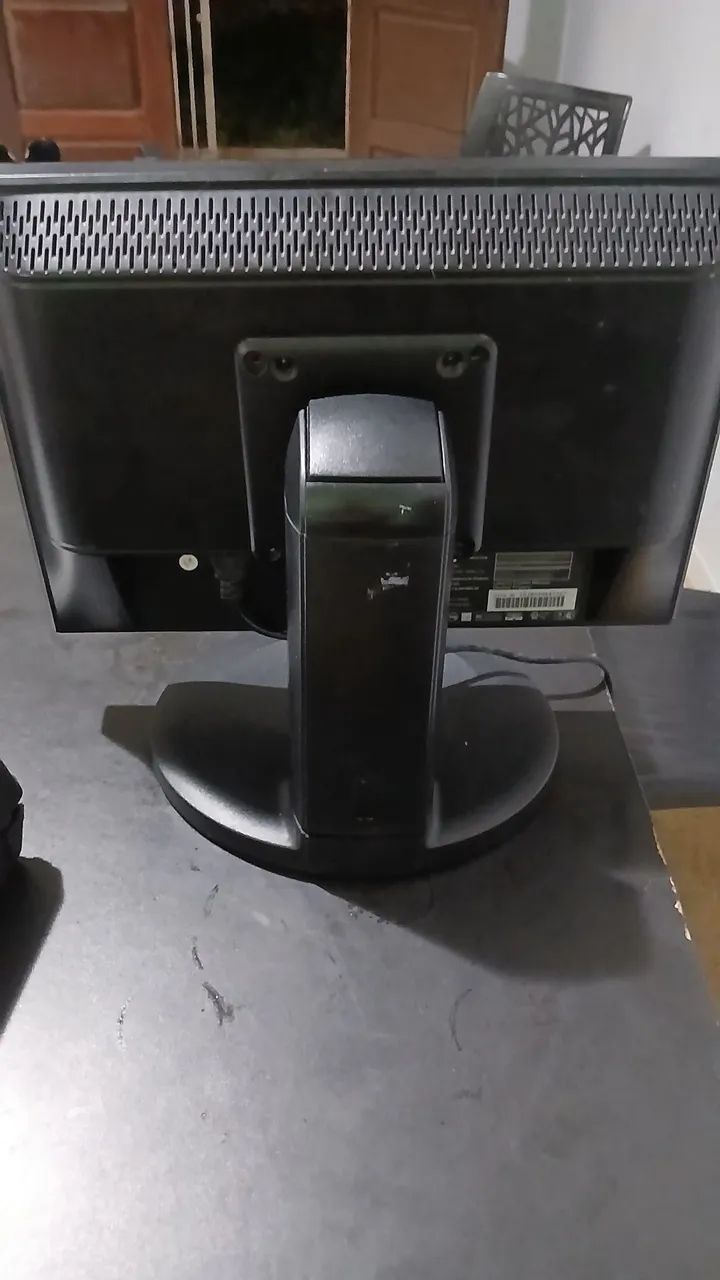 Monitor AOC de 15" sem falhas e nenhuma marca - Foto 2