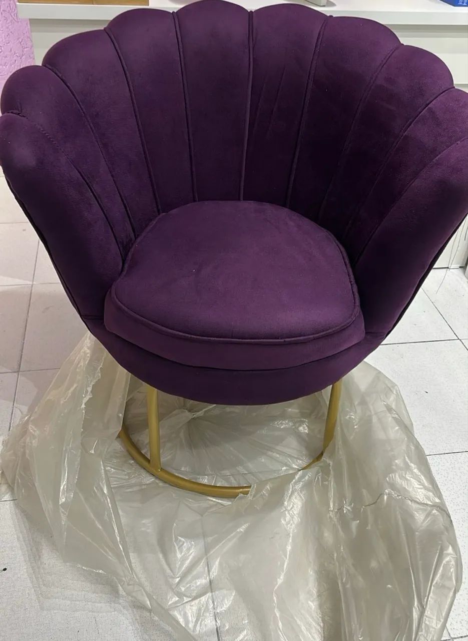 Poltrona Pétala Roxa 