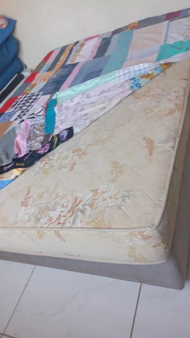 Cama box casal com colchão usado 