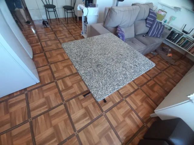 ? MESA COM TAMPO DE MÁRMORE/GRANITO - R$ 100 ? - Foto 2