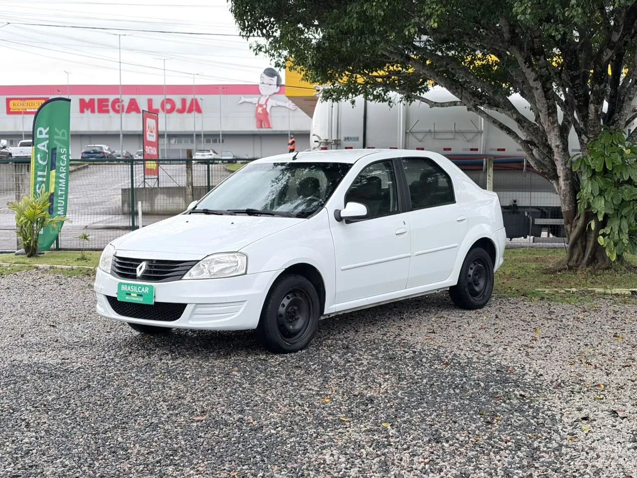 Renault Logan Expression Hi-flex 1.6 8V 4P 2013 - Foto 3