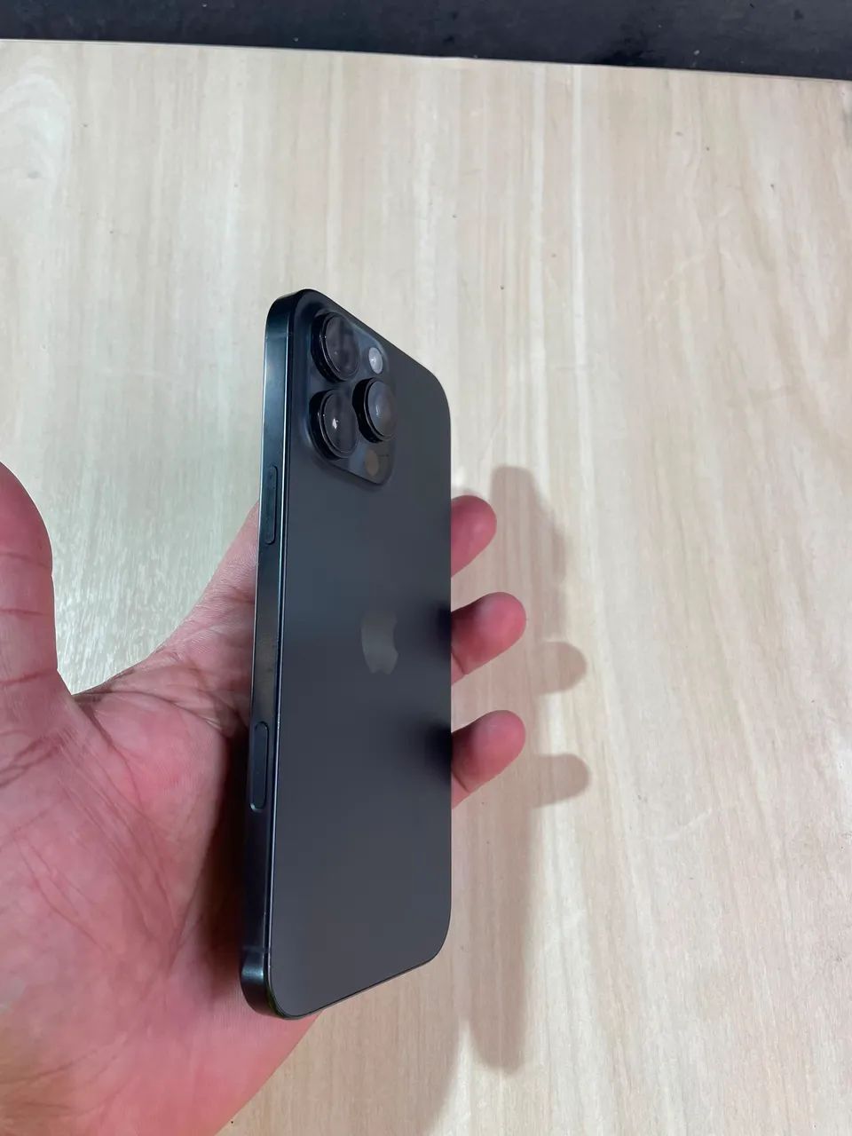 iPhone 16 Pro Max - Foto 2