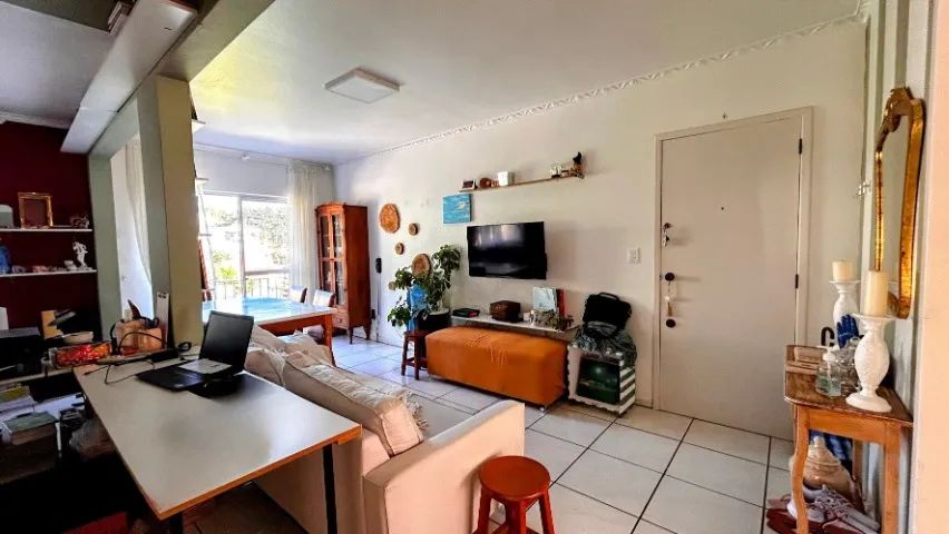 Apartamento na Ponta de Baixo, 3 Dormitórios, Frente Mar