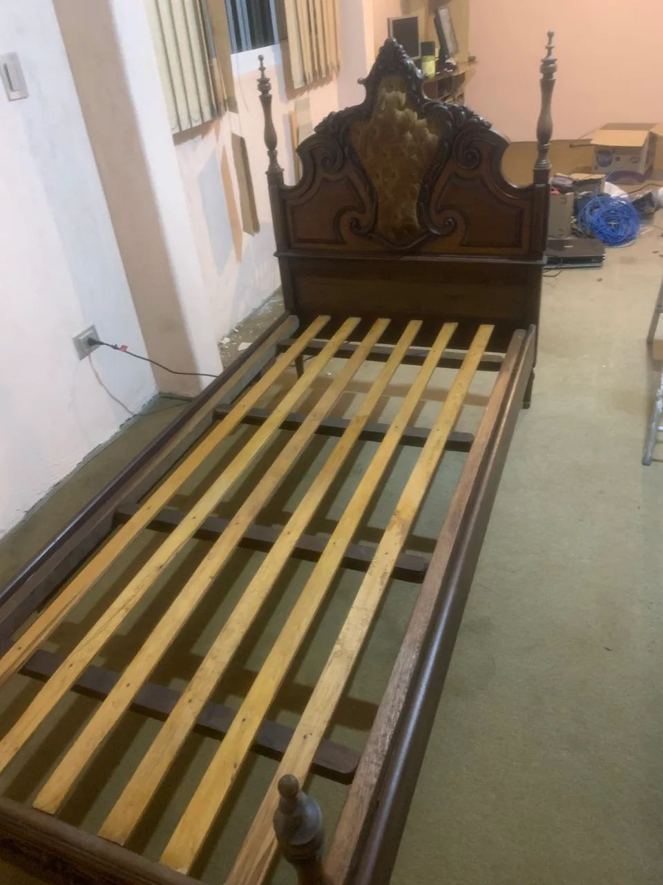 cama antiga de madeira maciça estilo Dom José - Foto 4