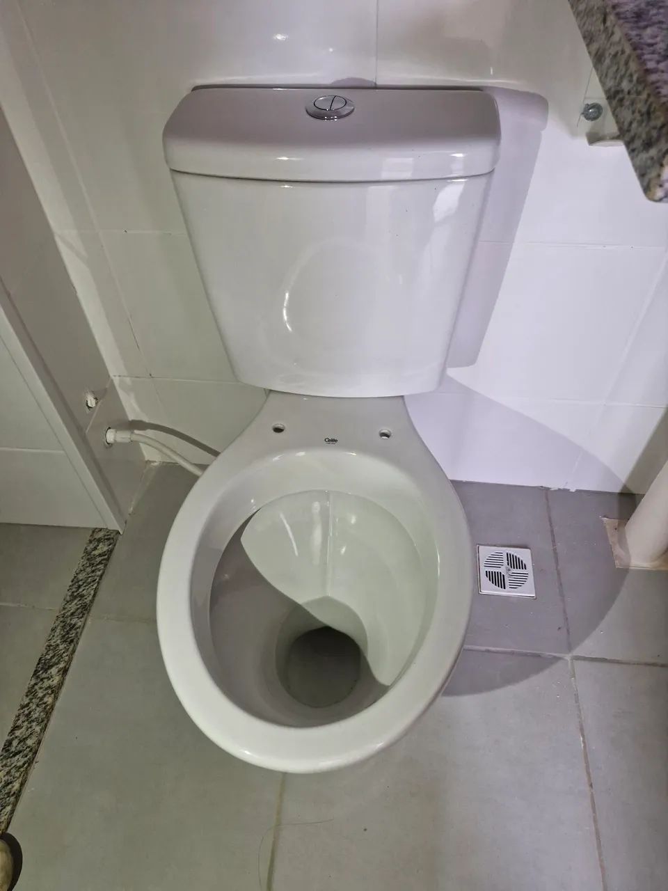 Vaso sanitário com caixa acoplada marca celite - Foto 2
