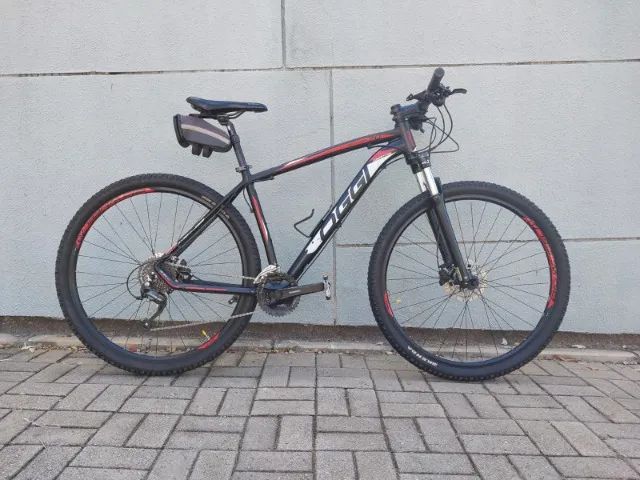 Bicicleta Oggi Big Wheel 7.0 aro 29" com 24 marchas