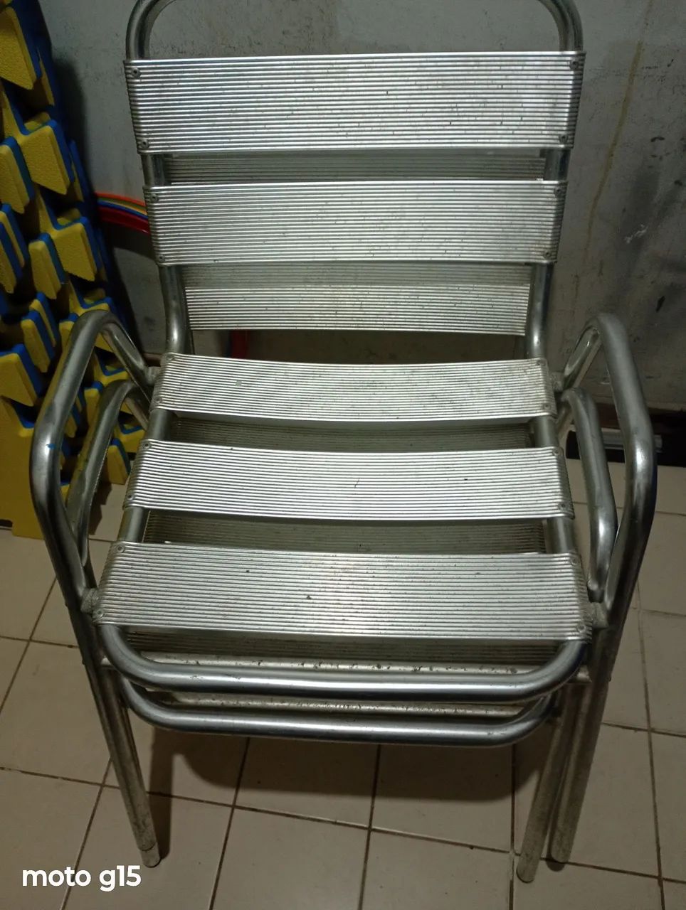 Cadeiras de alumínio pra vender logo 