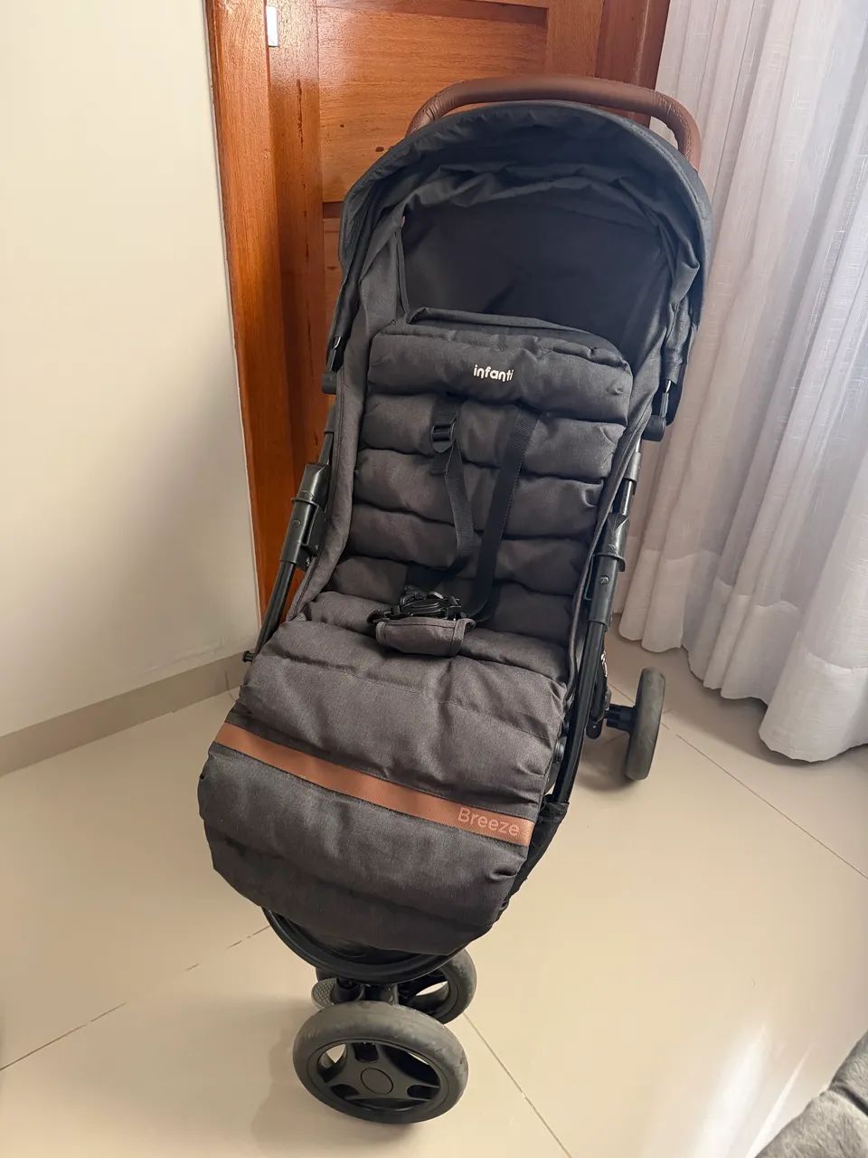 Carrinho de Bebê Infanti Breeze - Excelente Estado | Leve, Confortável e Prático - Foto 5