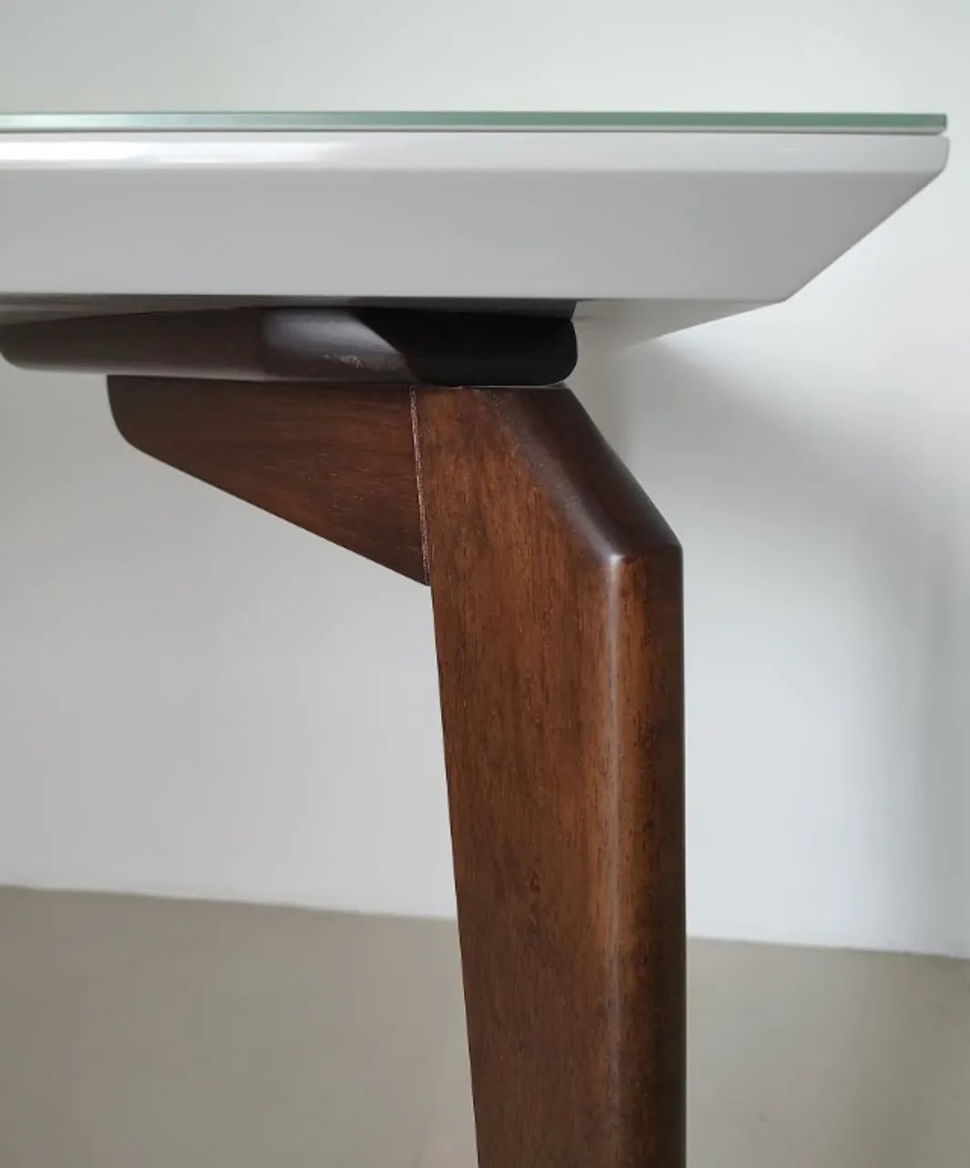 Mesa retangular 1,40 x 0,90 offwhite com 04 cadeiras - Foto 4