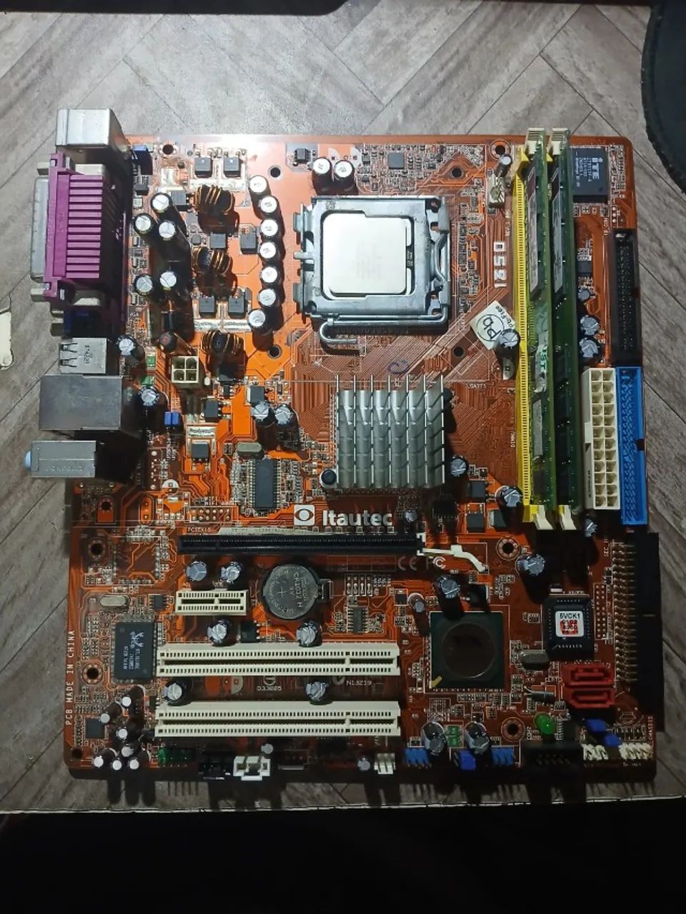 Dupla Placa-Mãe LGA775 + Processadores Intel ? POS-MIG31AG e Itautec ST1350 - Foto 2