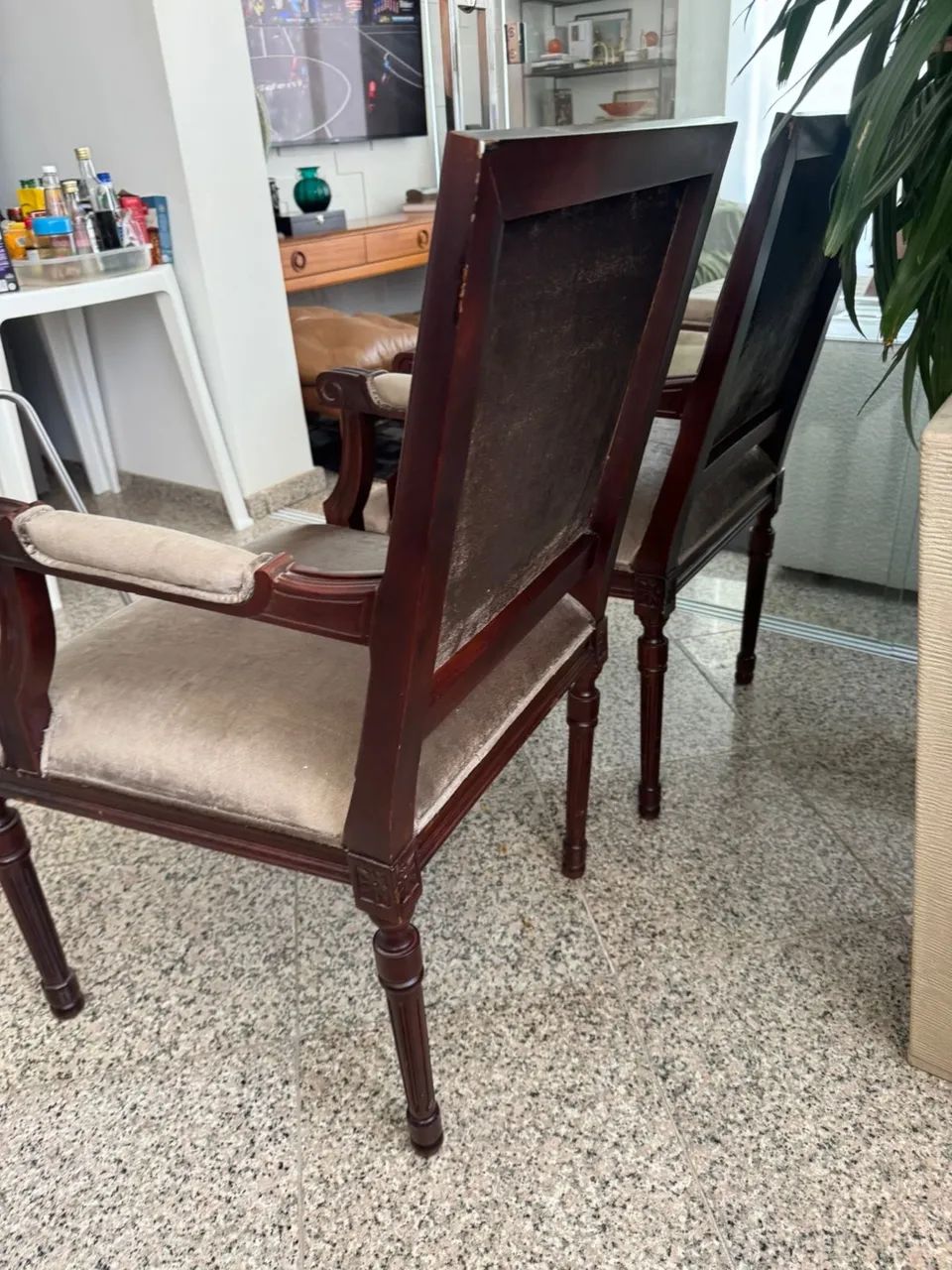 2 Cadeiras clássicas  - Foto 4