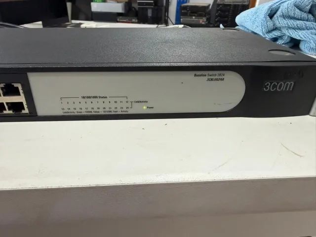 Switch 3Com Baseline 2824 - 24 Portas Gigabit 10/100/1000 - (3CBLUG24A) - Foto 2