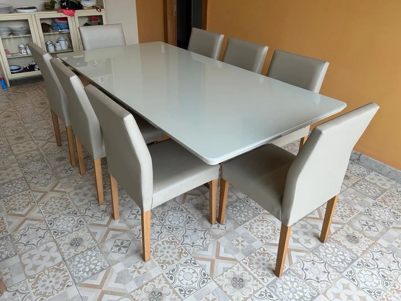 Mesa grande e 8 cadeiras - Foto 3