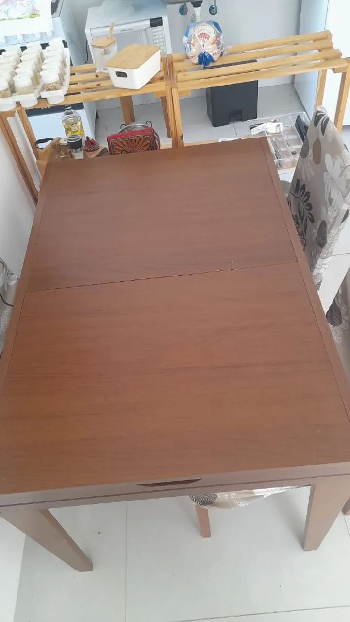 Mesa de Jantar de Madeira
