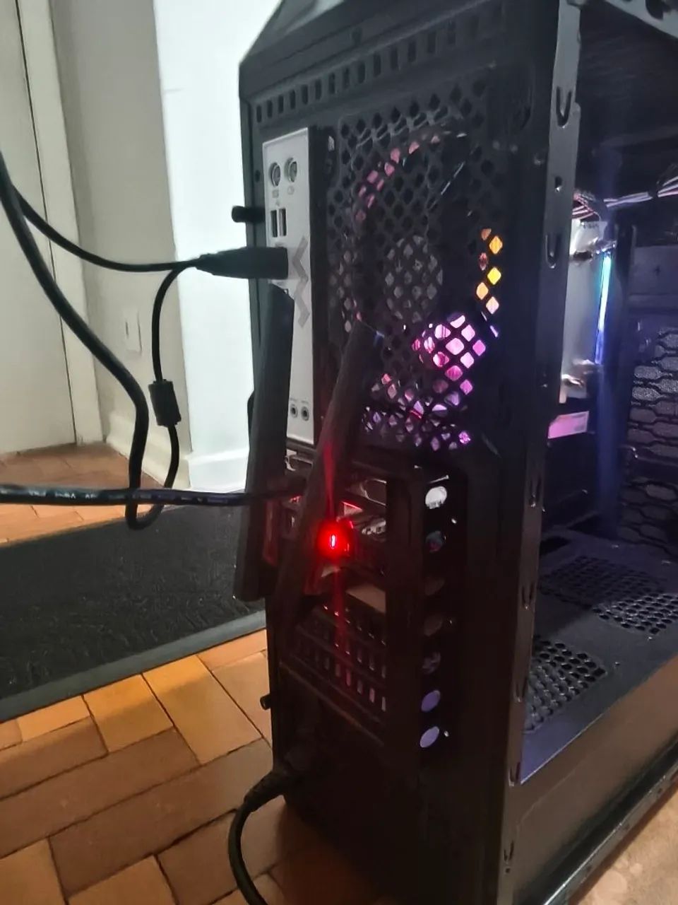 PC Xeon E5-2680 v4 | 16GB RAM | SSD 500GB | Wi-Fi - Foto 4