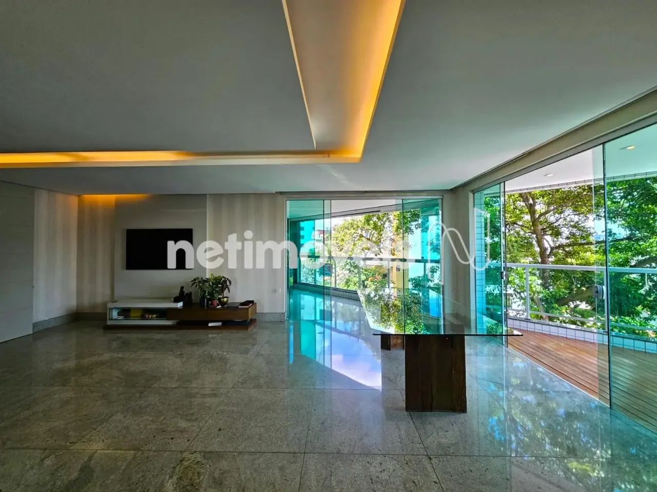Apartamento amplo muito bem planejado