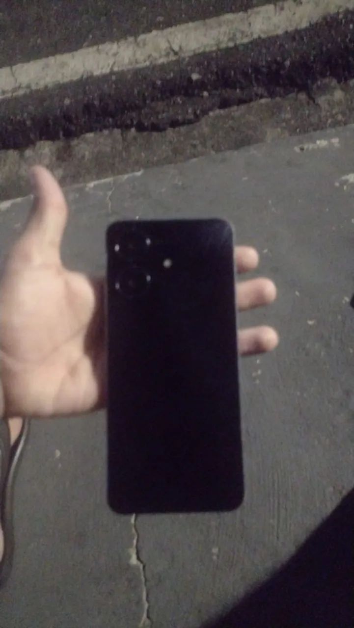 Venda-se um celular realme UI (Android 15)
