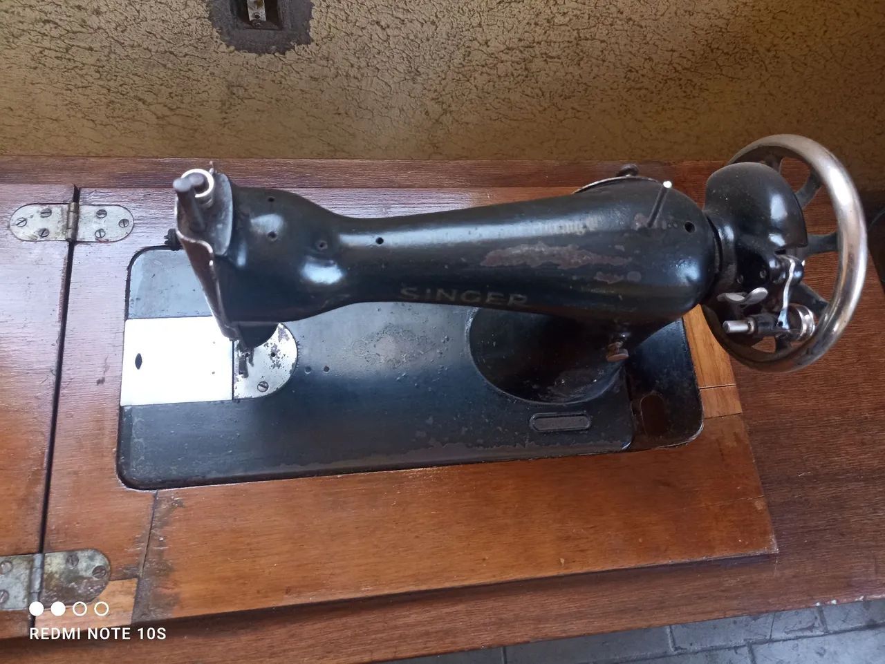 Máquina de costura antiga65580445861890120